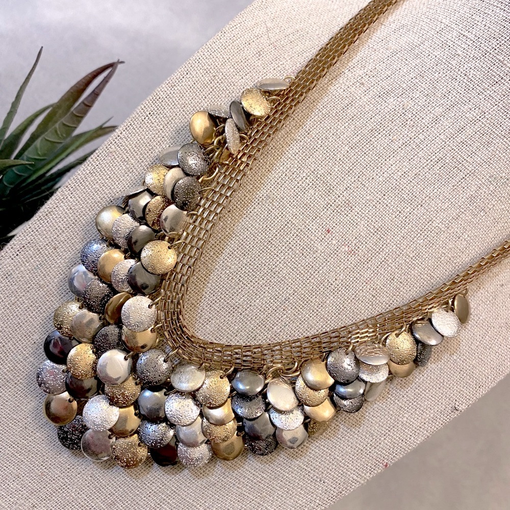 🤍Mixed Metal Tones Bib Necklace - Picture 2 of 7
